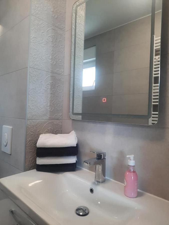 Apartment Anny De Luxe With Sea View Makarska Zewnętrze zdjęcie