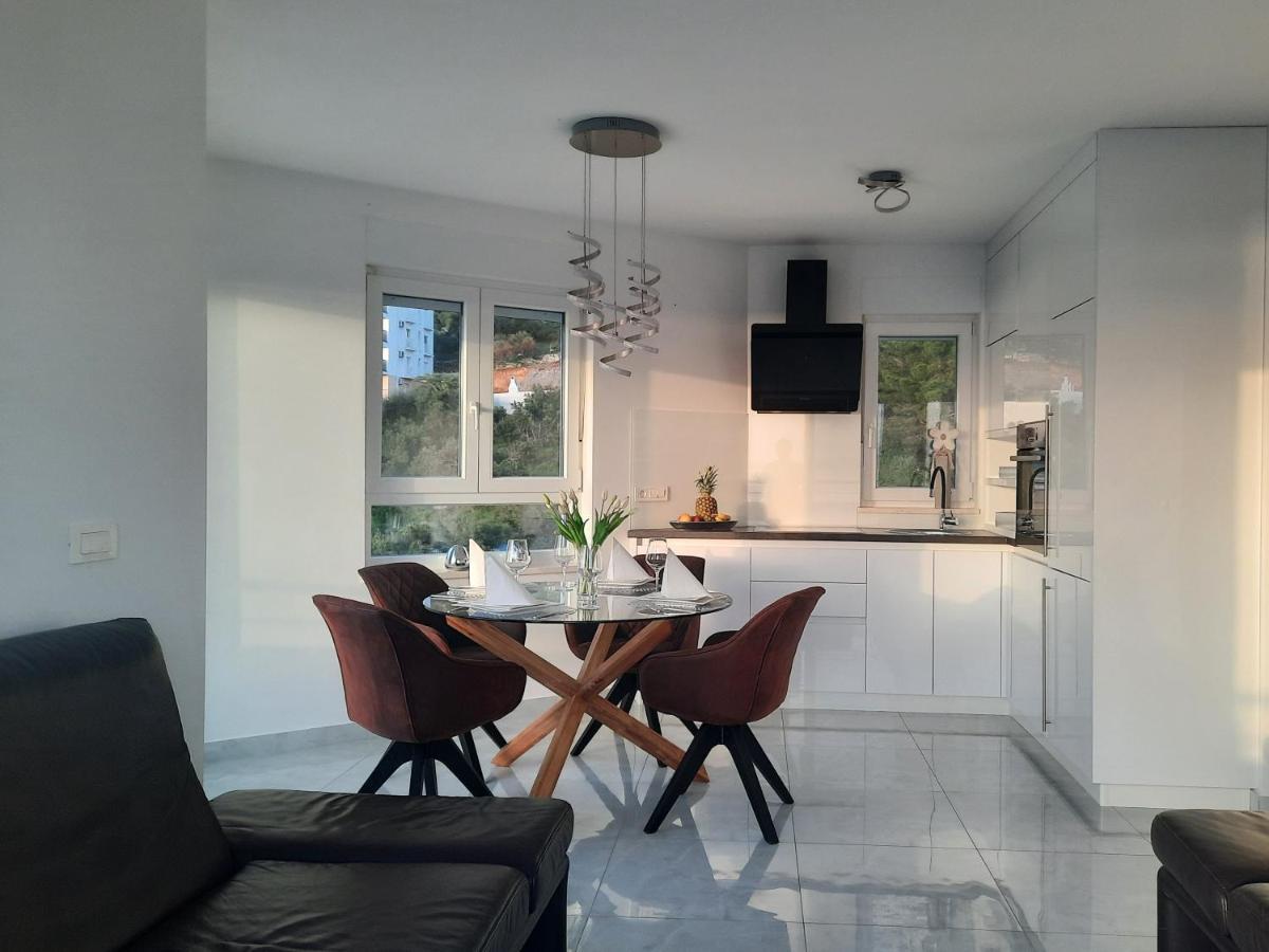 Apartment Anny De Luxe With Sea View Makarska Zewnętrze zdjęcie